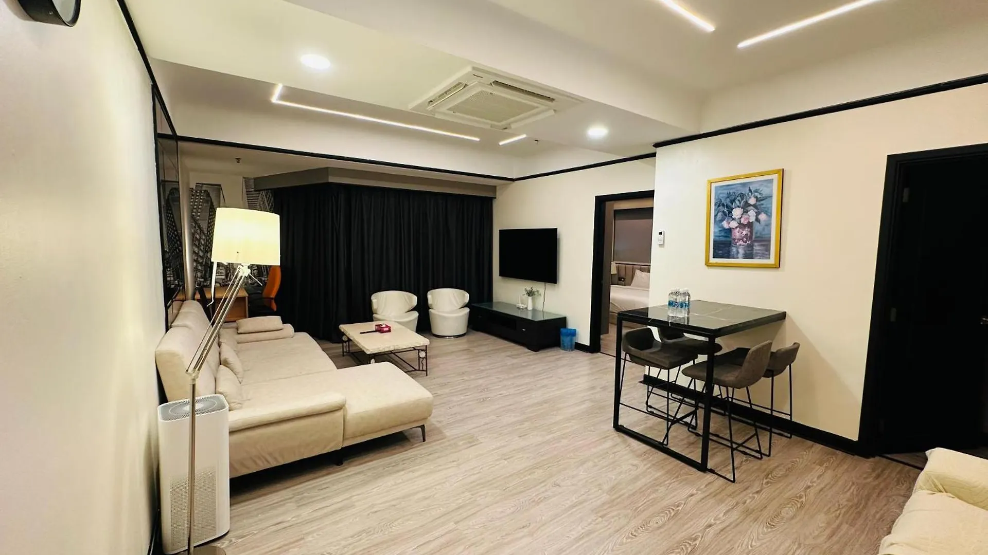 The Times Square By Family Suites location